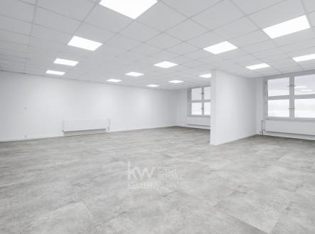 Pronájem kanceláře, 1 073 m²