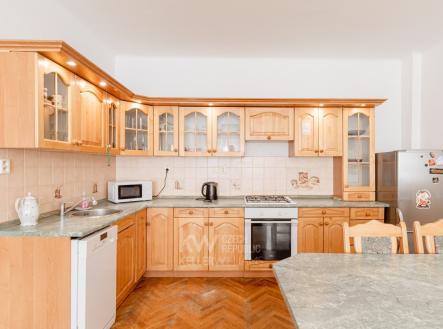 Pronájem bytu, 4+kk, 80 m²