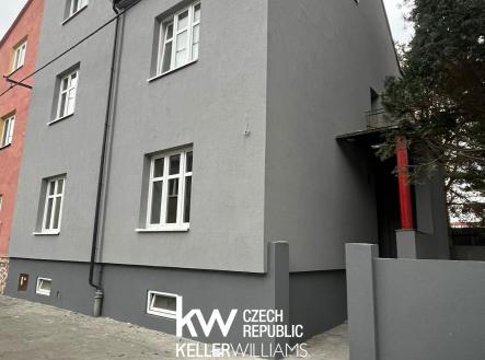Prodej - nájemní dům, 215 m²