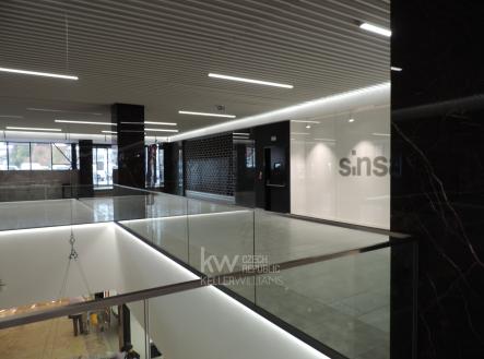 Pronájem - obchodní prostor, 119 m²
