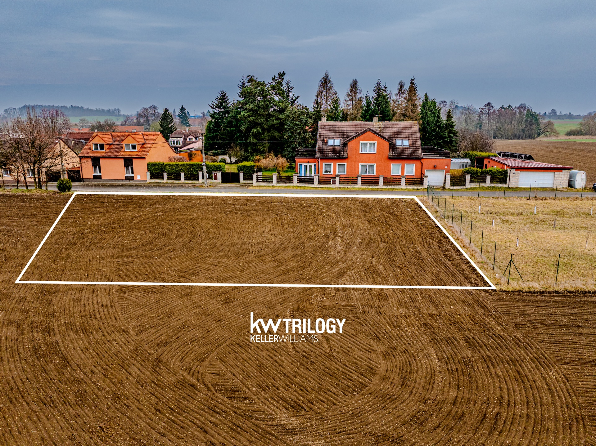 Pozemek Velké Přítočno (2)