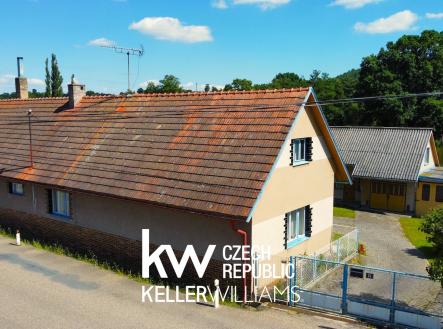 Pronájem - zemědělský objekt, 1 192 m²