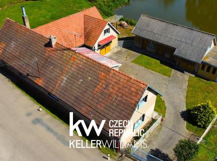 Pronájem - zemědělský objekt, 1 192 m²