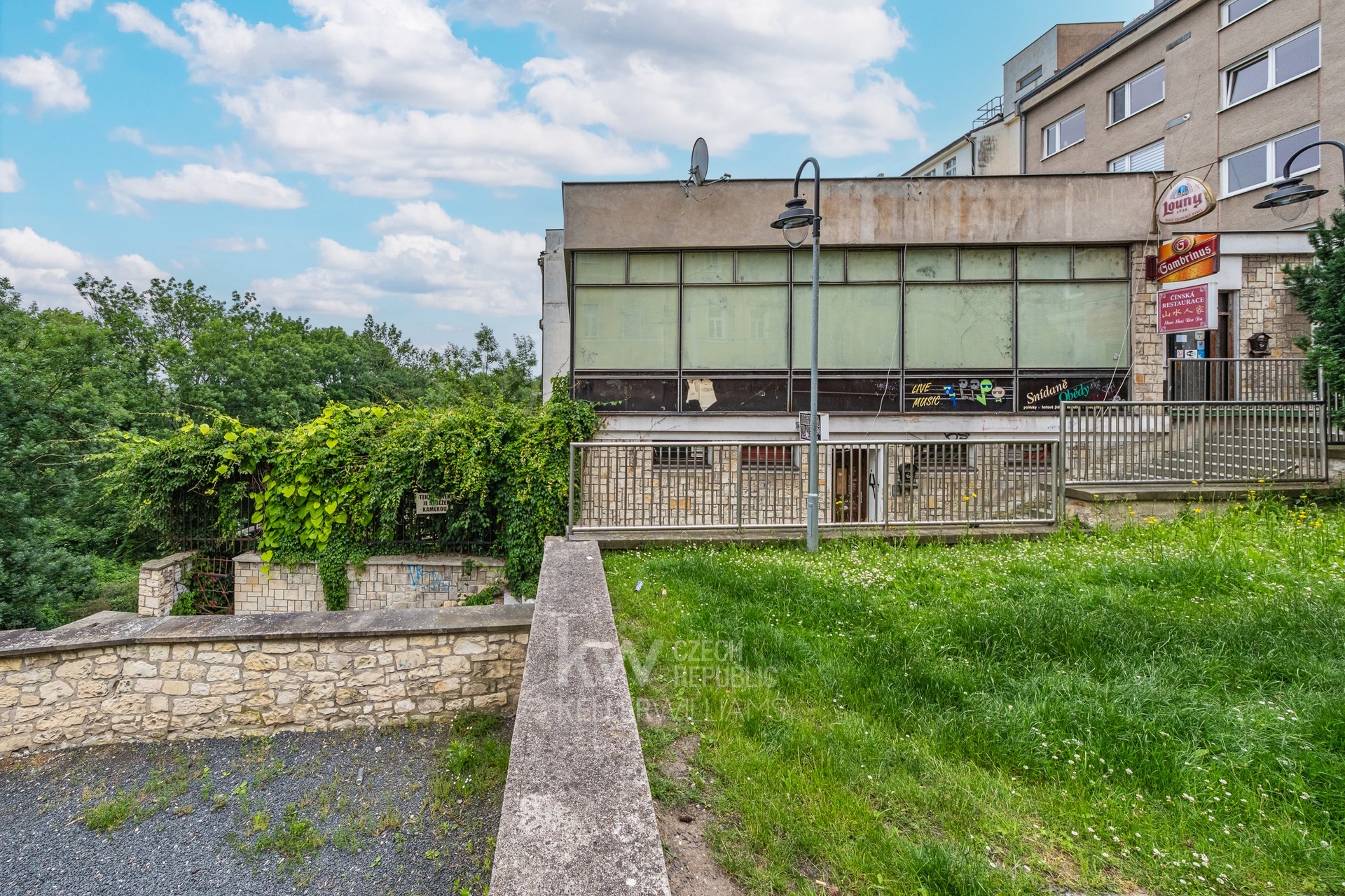 prodej restaurace v Lounech 64