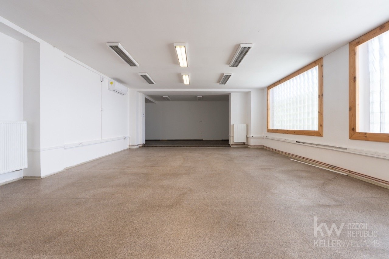 Kanceláře Louny-4 ve velké velikosti