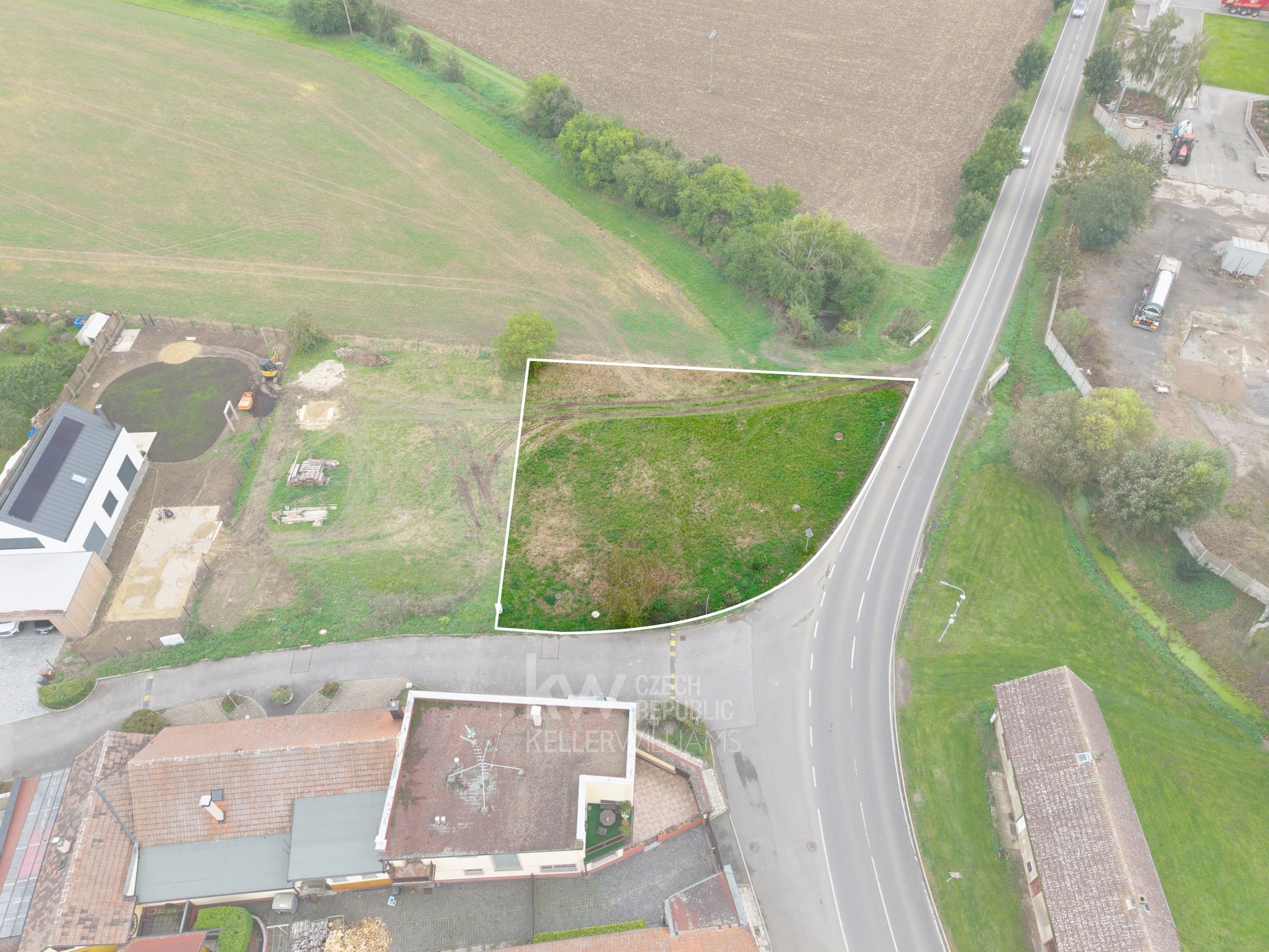 Pohled z ulice Spojovací - vyznačený