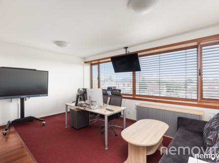 Pronájem kanceláře, 73 m²