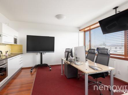 Pronájem kanceláře, 73 m²