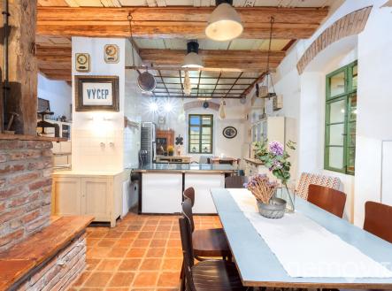 Prodej hotel, 588 m²