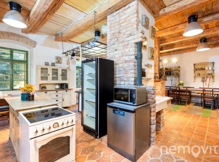 Prodej hotel, 588 m²