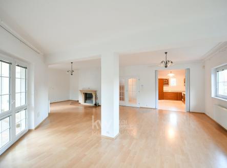 Pronájem domu/vily, 251 m²