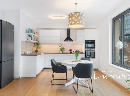 Prodej bytu, 4+kk, 98 m²