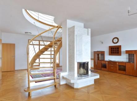 Pronájem domu/vily, 839 m²