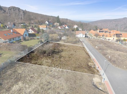 Prodej stavebního pozemku 1 066 m², Černolice