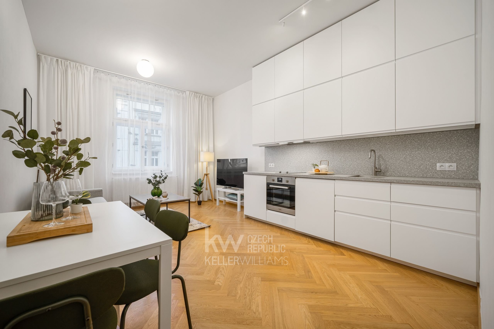 Obývací pokoj s kuchyní