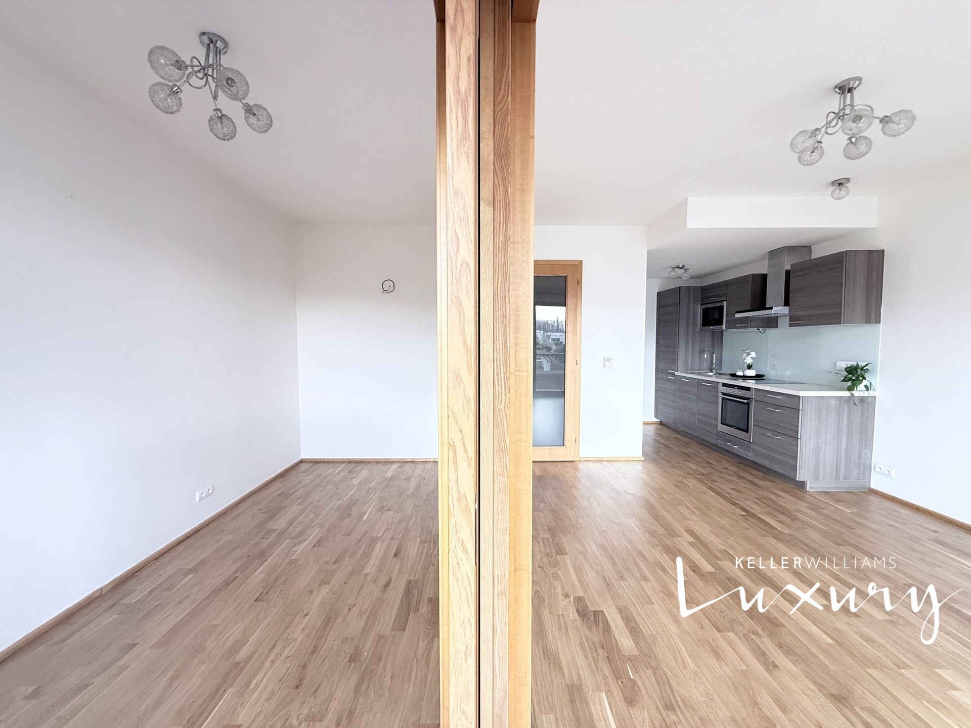 Pronájem bytu 1+kk 38 m², Praha - Košíře