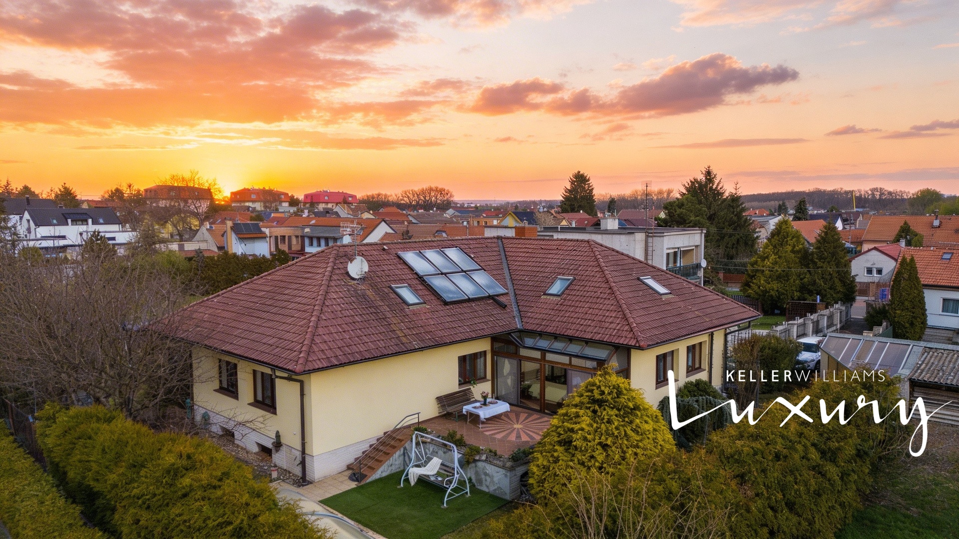 Prodej rodinného domu 286 m² se zahradou 510 m2, Veleň