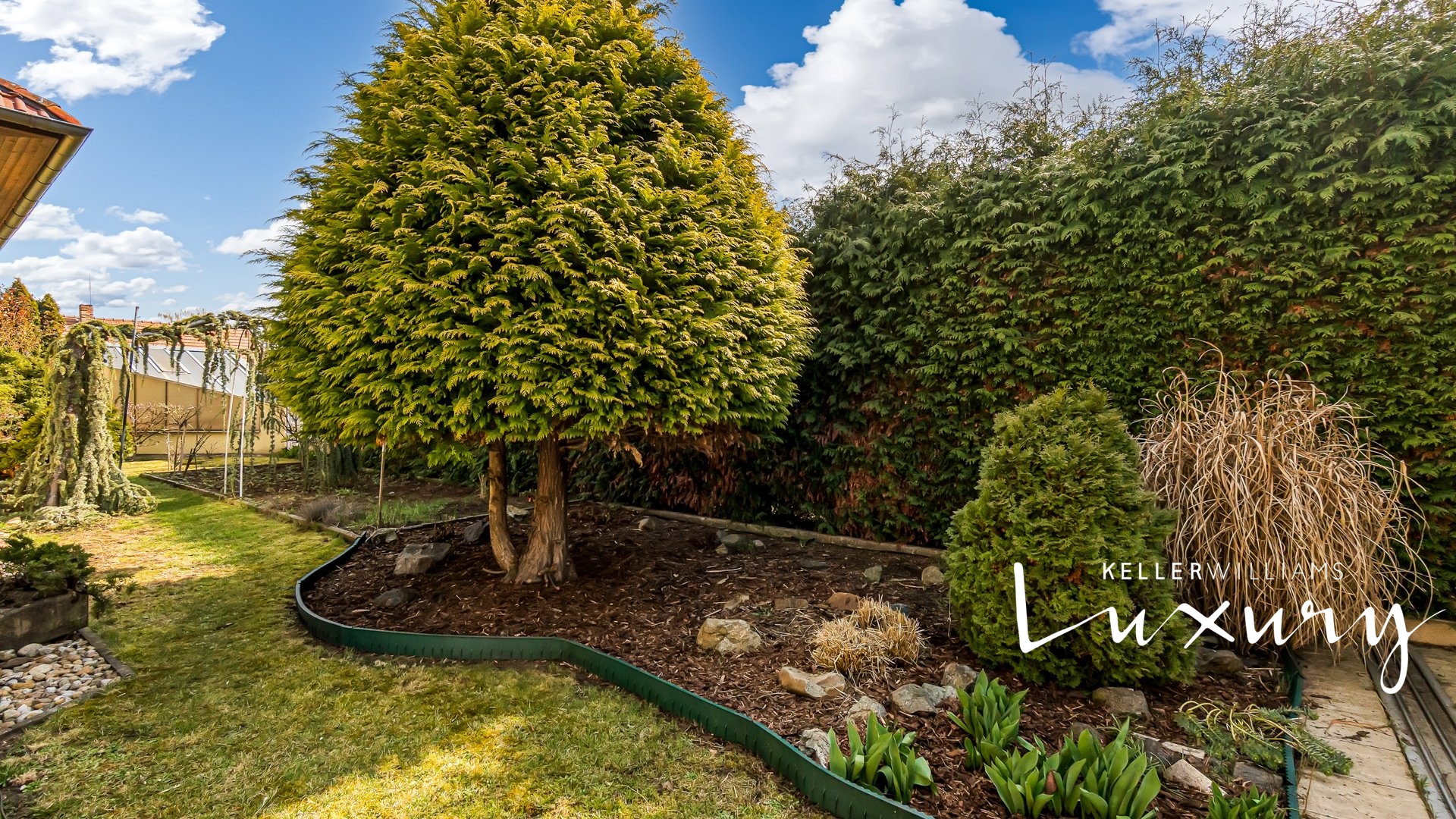 Prodej rodinného domu 286 m² se zahradou 510 m2, Veleň