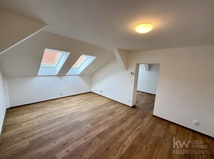Pronájem bytu, 2+kk, 48 m²