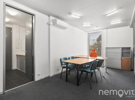 Pronájem kanceláře, 67 m²