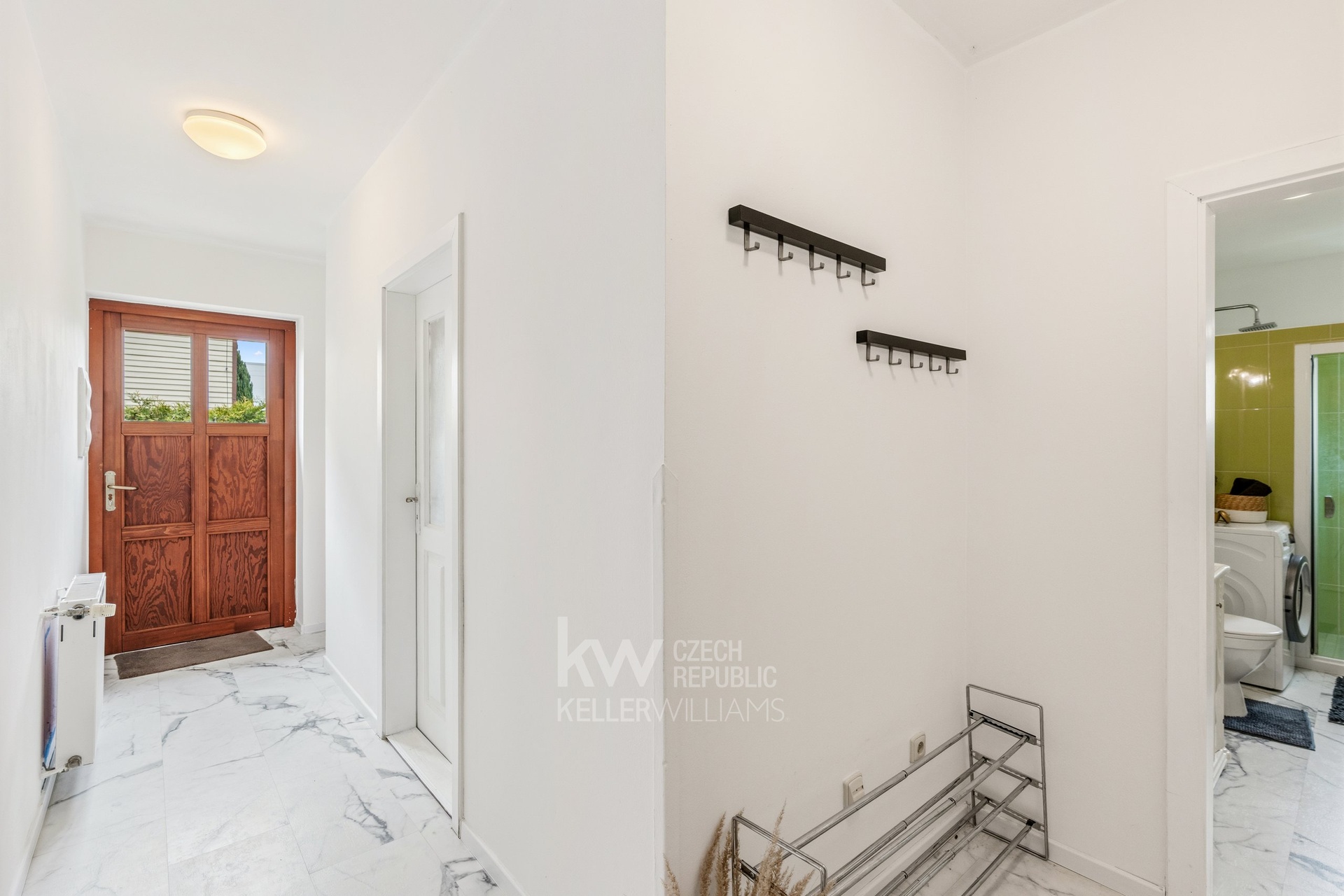 Pohled na vchod a chodbu