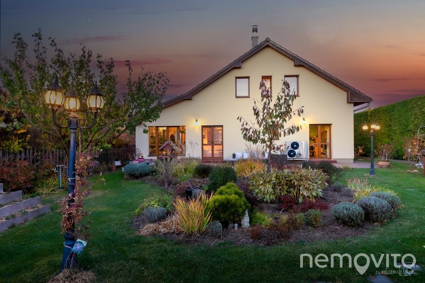 Pohled na dům ze zahrady