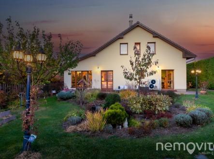 Pronájem domu/vily, 281 m²