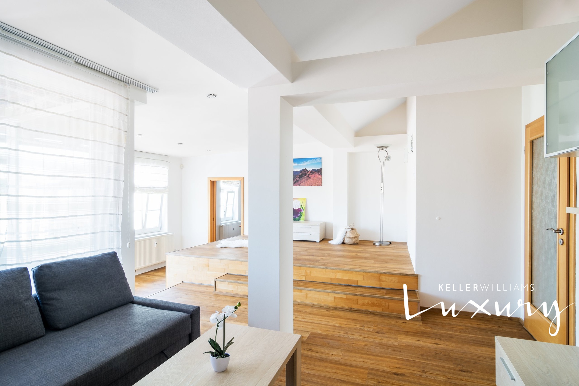 Pronájem bytu 4+1 s terasou, 110 m² - Praha - Vinohrady
