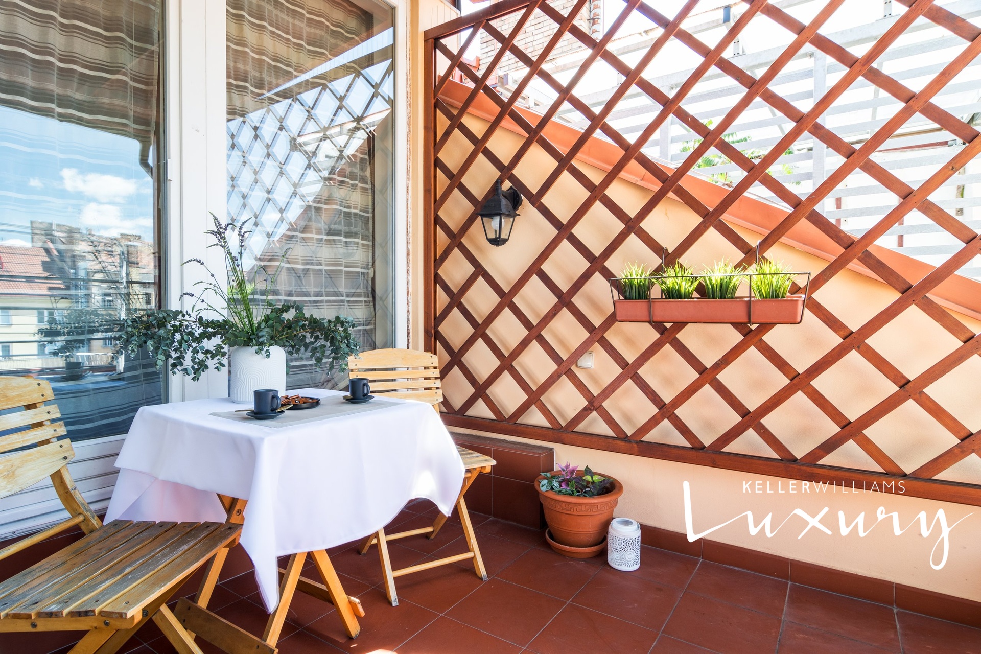Pronájem bytu 4+1 s terasou, 110 m² - Praha - Vinohrady