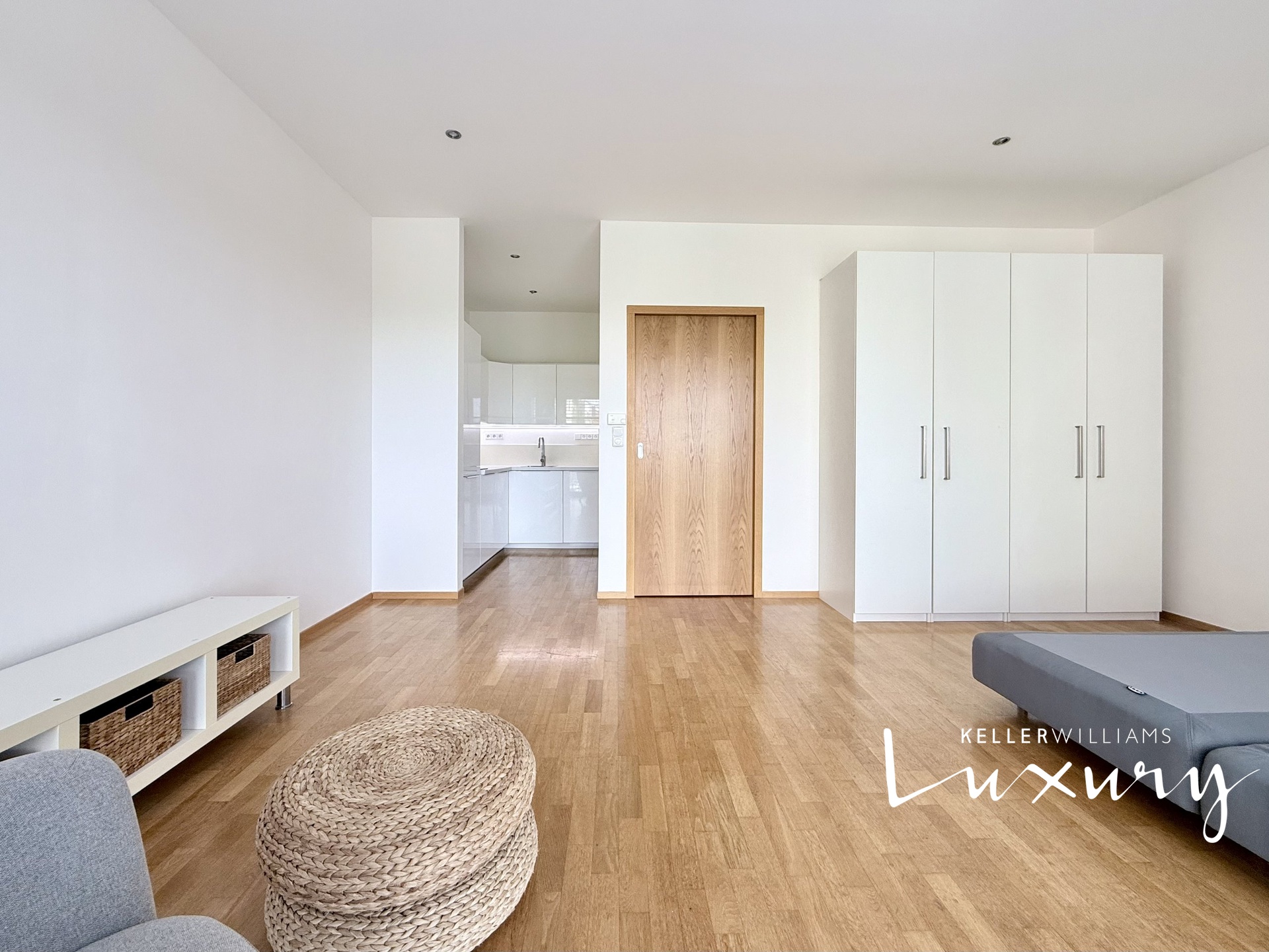 Pronájem bytu 1+kk 40 m², Praha - Vinohrady