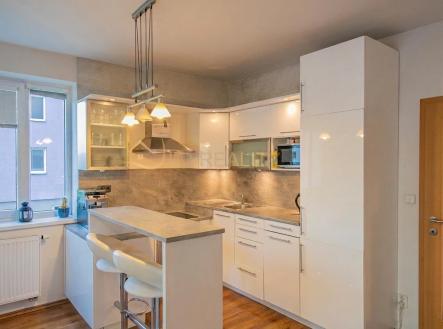 Pronájem bytu, 1+kk, 42 m²
