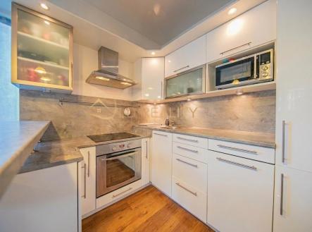 Pronájem bytu, 1+kk, 42 m²