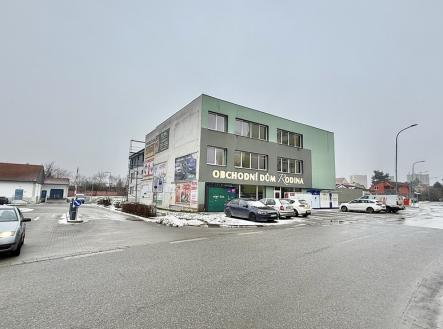 Pronájem obchodní prostory, 1 200 m²
