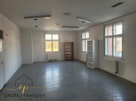 Pronájem - výrobní prostor, 453 m²