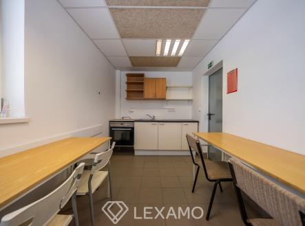 Pronájem - komerční objekt, výroba, 200 m²