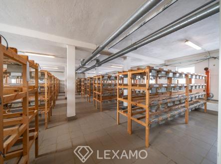 Pronájem - komerční objekt, výroba, 200 m²