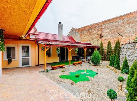 Prodej - dům/vila, 392 m²
