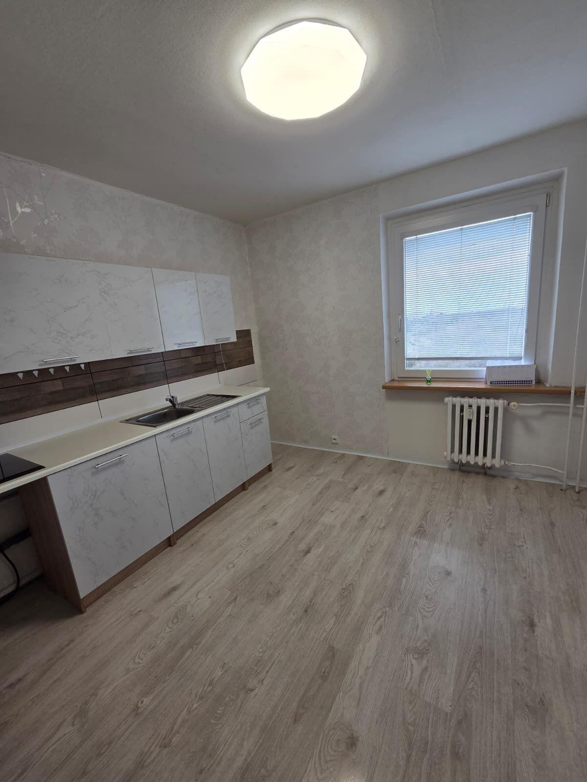 Pronájem bytu 3+1+L v ulici Okružní v Mostě