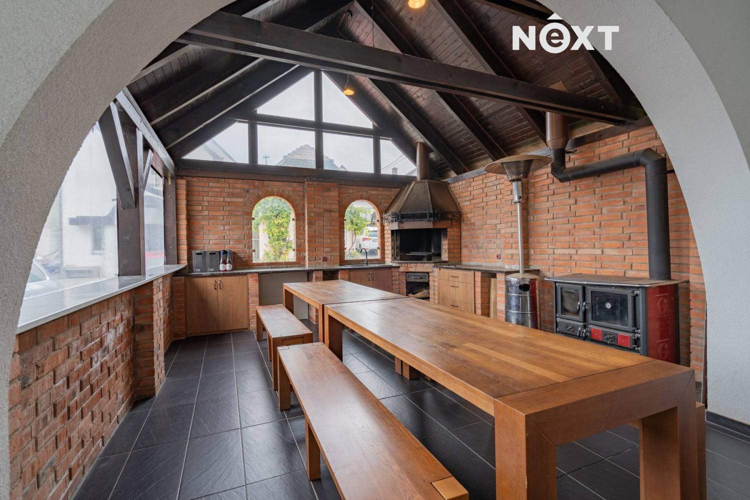 Prodej komerční Restaurace, 450㎡