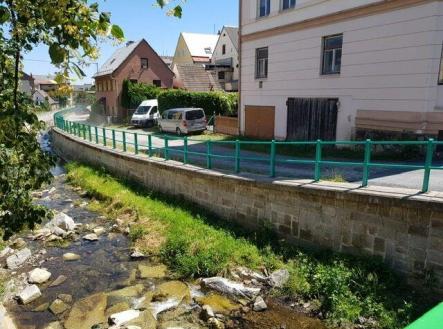 Prodej obchodní prostor