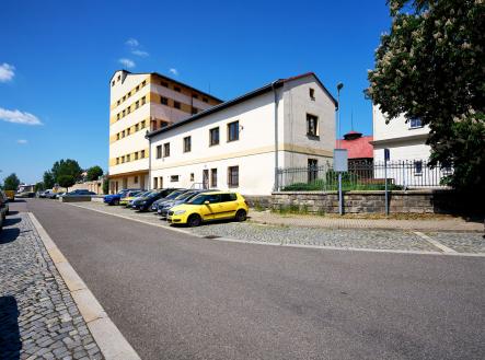Prodej - komerční objekt, obchodní centrum, 2 438 m²