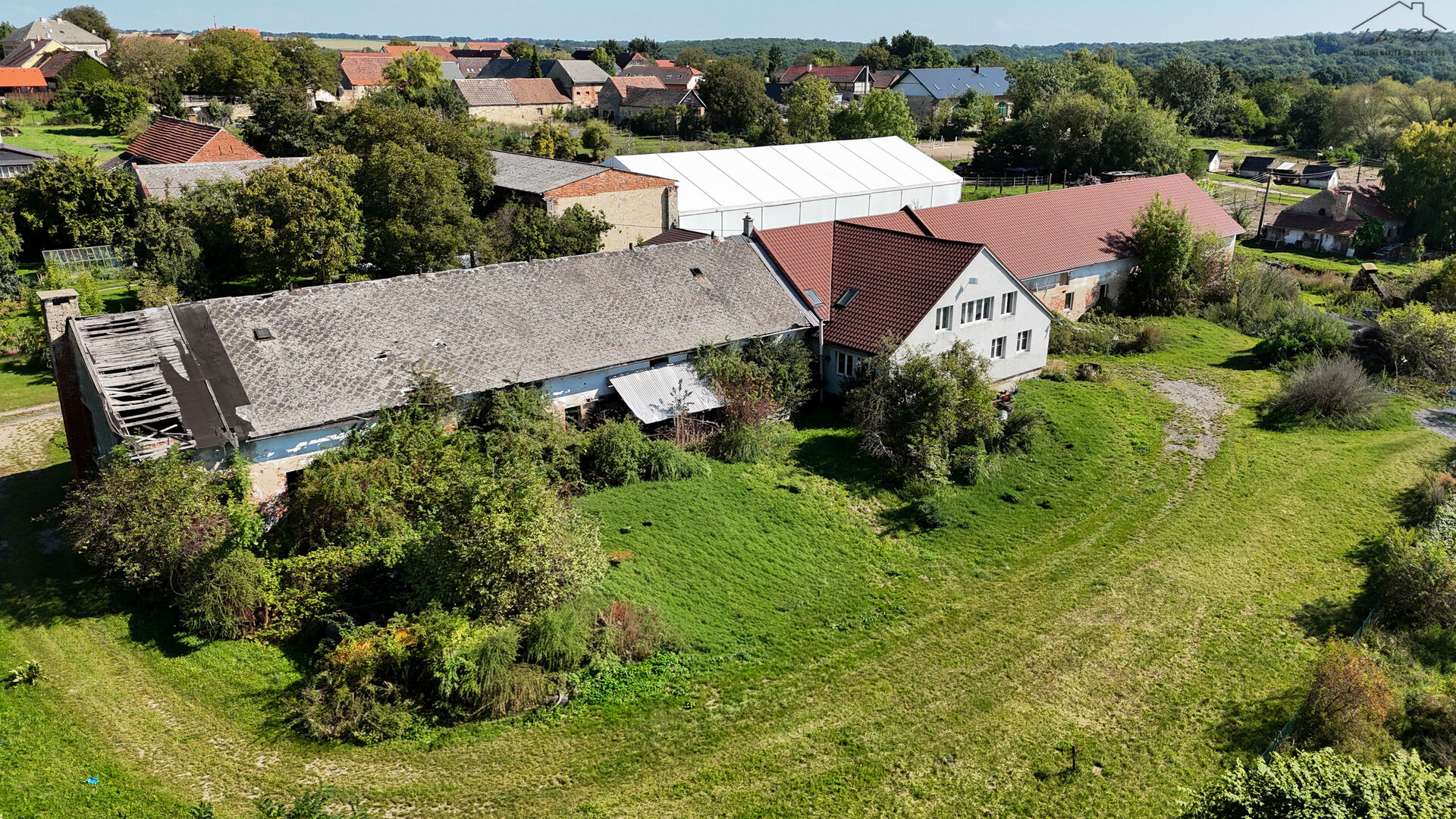 Objekt se stavebním pozemkem a vydaným SP, 7 651 m², Jenichov u Mělníka