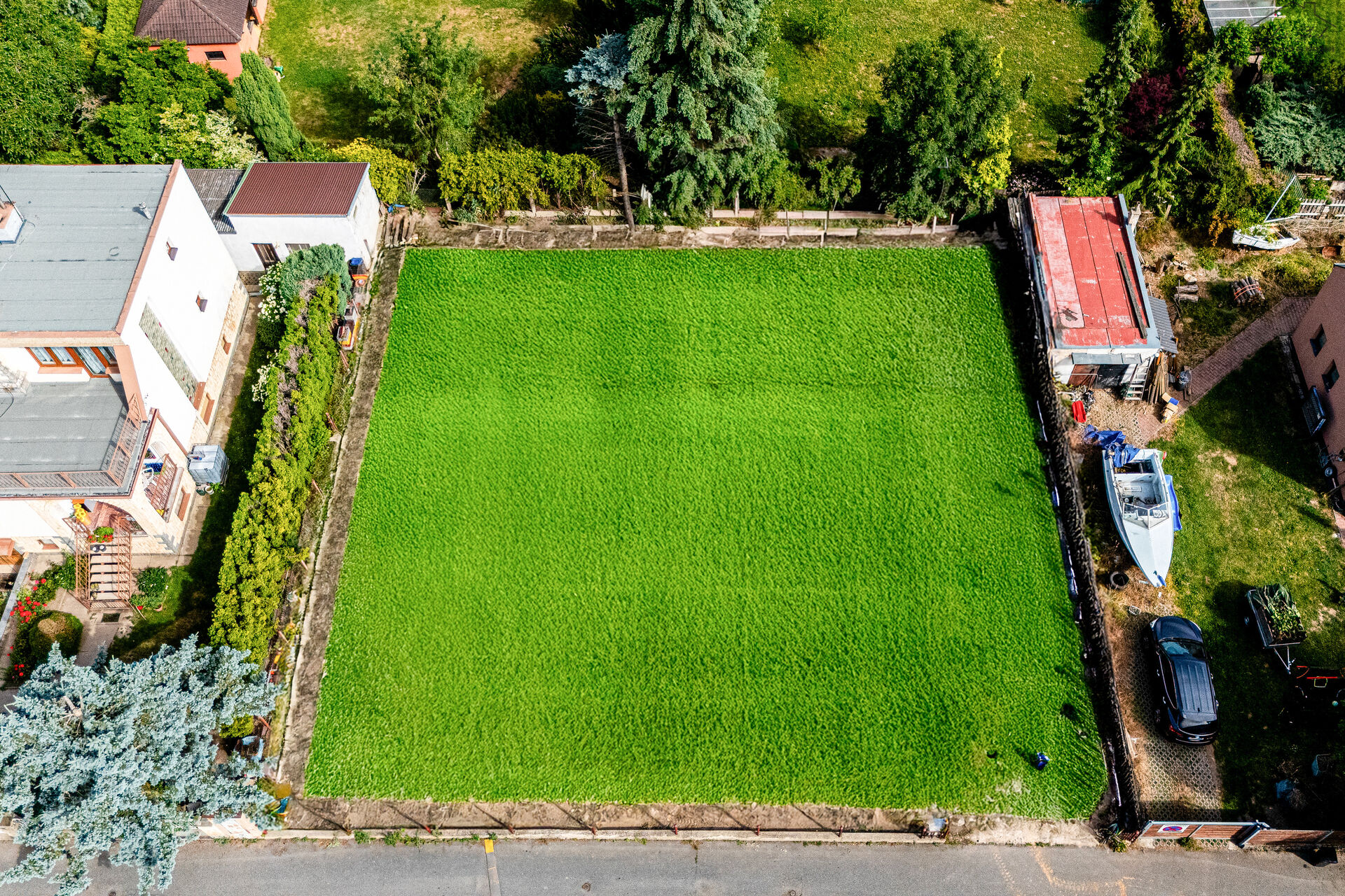 Stavební pozemek 793 m², s platným stavebním povolením včetně nabytí právní moci