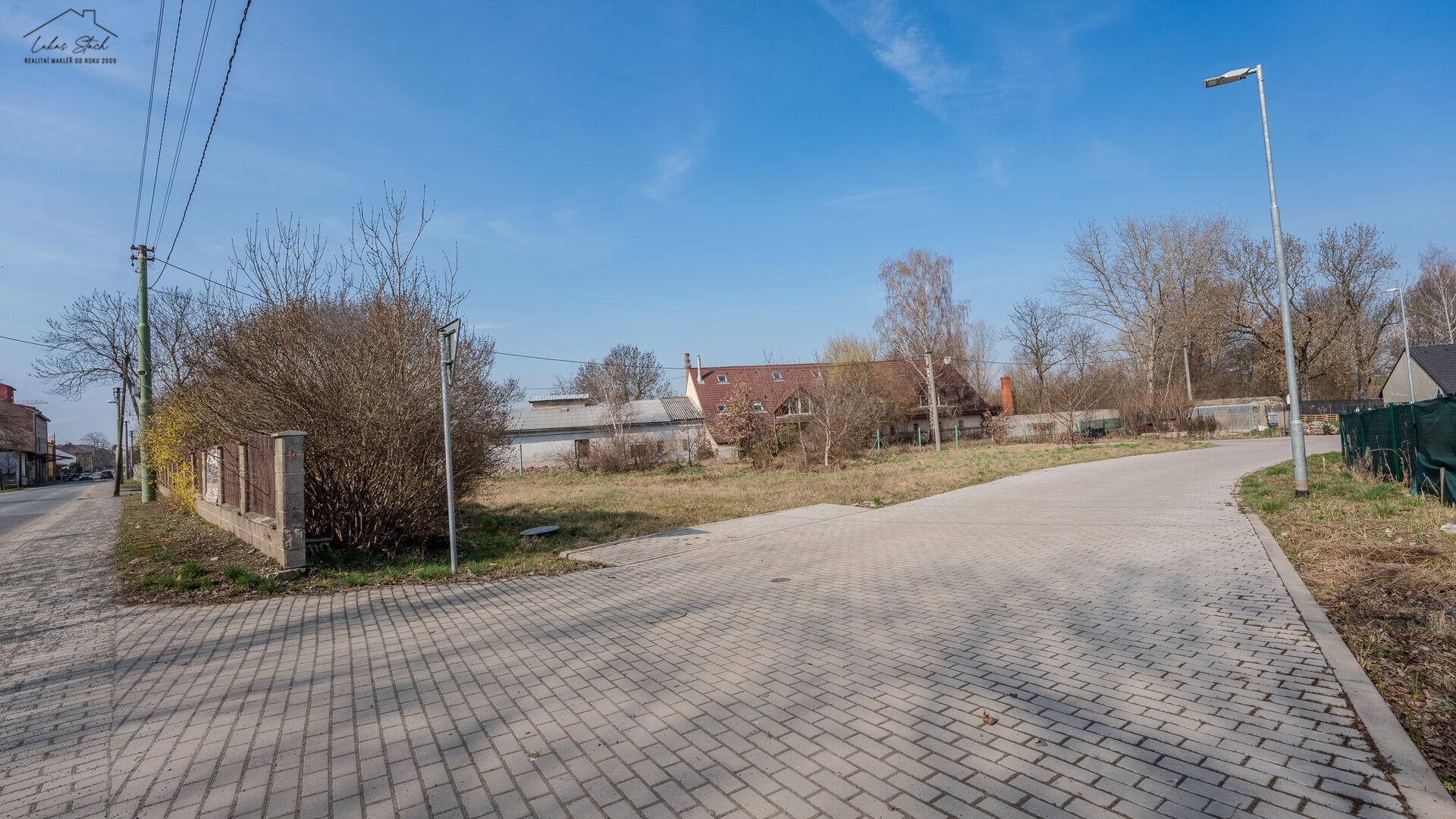 Stavební pozemek 927 m² ve Velvarech se stavebním povolením