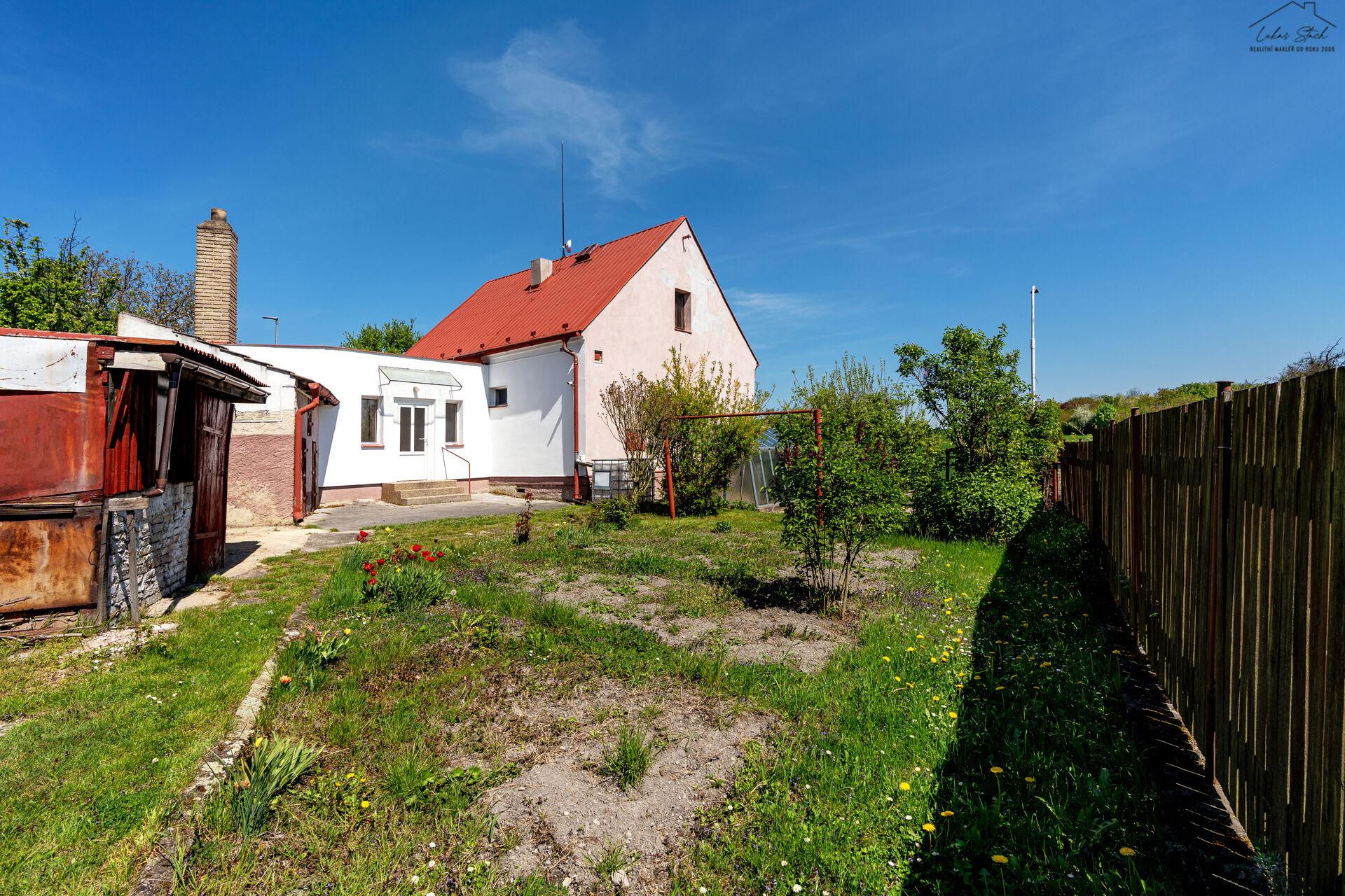 Samostatný rodinný dům, 67 m² + 50 m² půda, město Kladno - Švermov