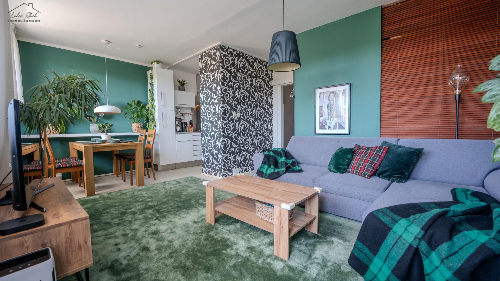 Byt 3+kk/L, 74m², Praha 8, výhled, lodžie, parkování, rekonstrukce