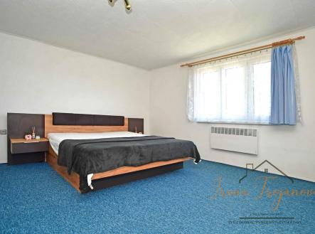Pronájem - dům/vila, 200 m²