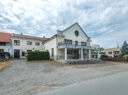 Prodej komerčního objektu, jiný, 865 m²