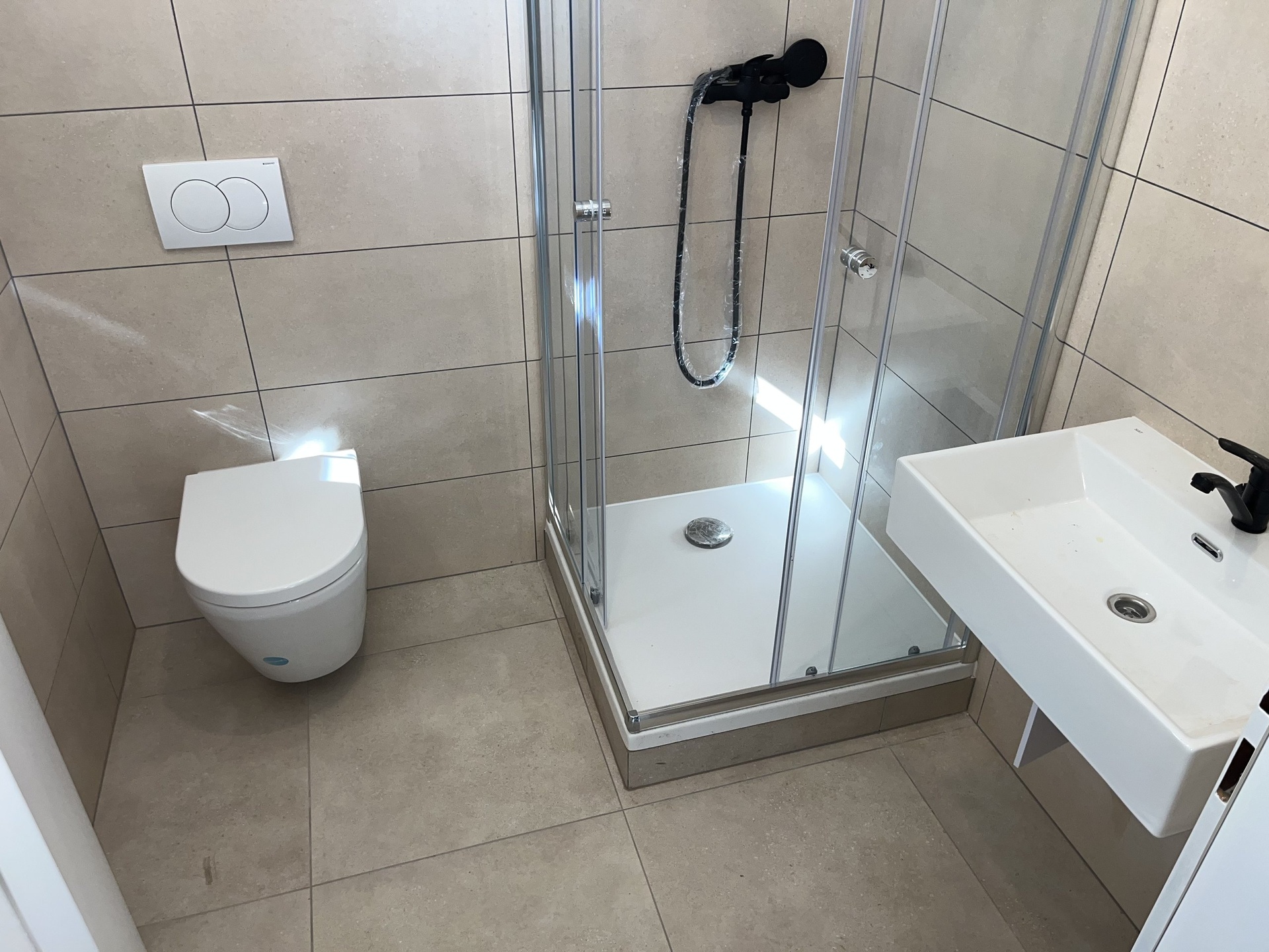 A7C4CA90-C4CA-4F19-9135-72ECDA4A1D56