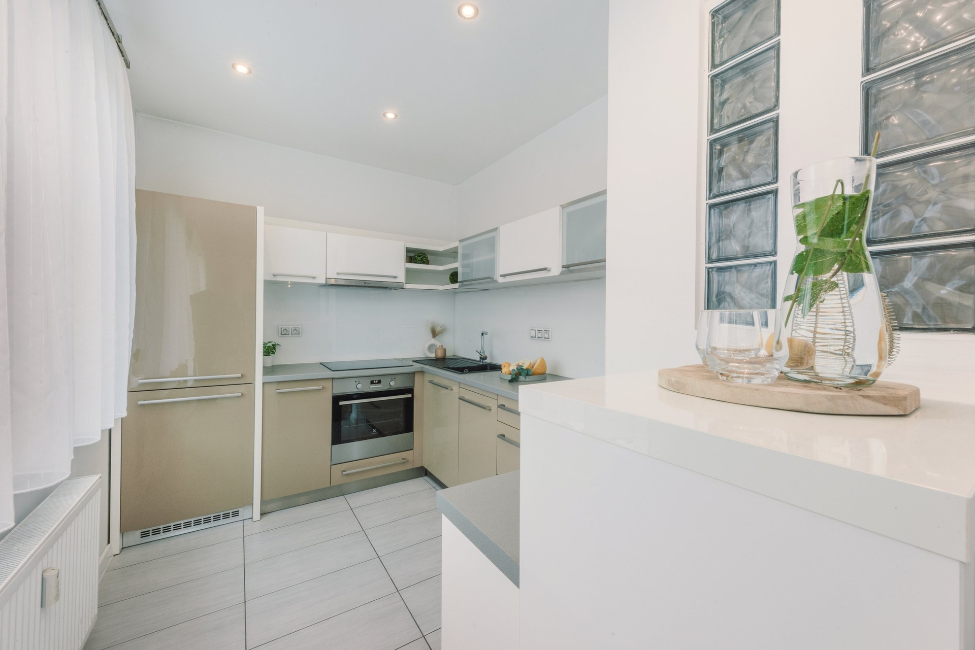 Byt 2+1 Ben. Nám (5)